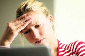 frustrated-woman-with-computer